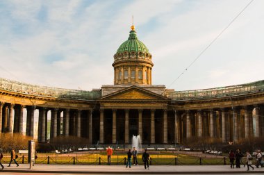 Rusya, St. Petersburg güneş gün 21 Nisan 2011: Kazan sobor yaz aylarında görünümüne.