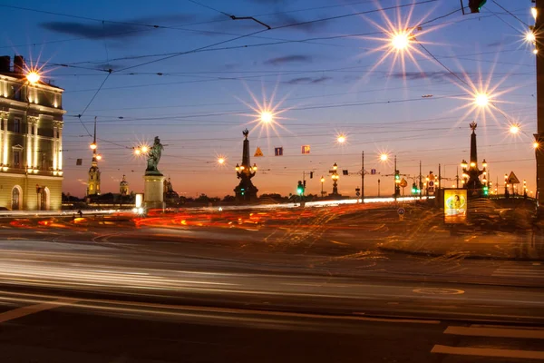 白夜。Troitsky 桥，俄罗斯圣彼得堡退出. — 图库照片