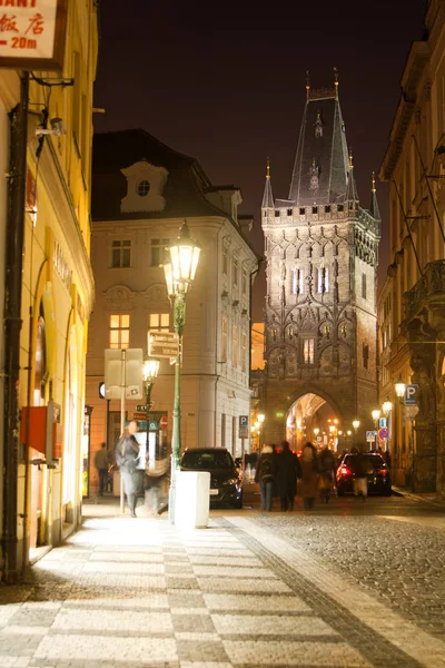 Night View Of The Powder Tower Or Powder Gate. This Landmark Is A Gothic Tower In Prague, Czech Republic. — Stock Photo, Image