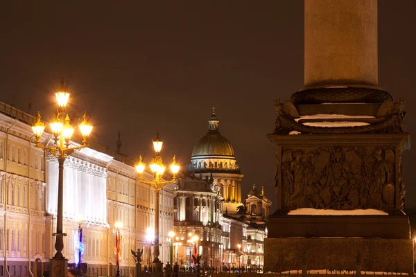 ST. PETERSBURG - 11 de janeiro: construção de pessoal geral na Praça do Palácio, 11 de janeiro de 2011, na cidade de São Petersburgo, Rússia . — Fotografia de Stock