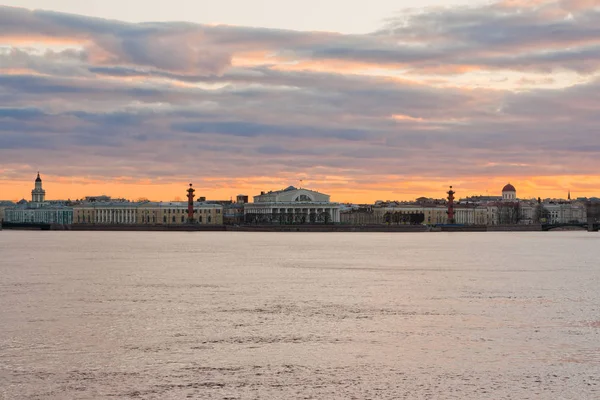 Spit of Vasilevsky Island and River Neva, São Petersburgo, Rússia — Fotografia de Stock