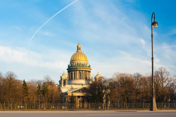 Catedral de San Isaac. San Petersburgo Día soleado — Foto de Stock