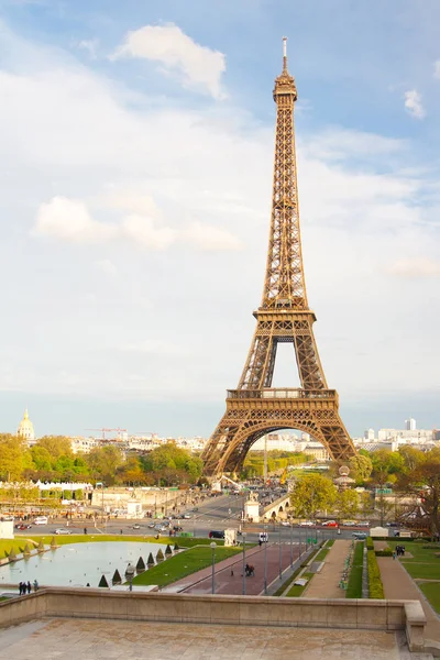 De eiffel tower gezien vanaf trocadero, paris, Frankrijk. — Stockfoto