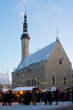 Salon yeni yıl arifesi, Tallinn, Estonya.