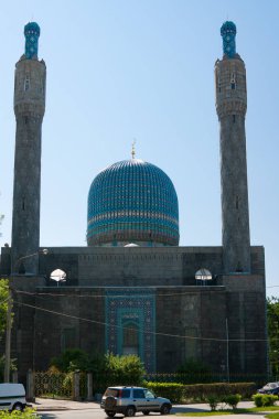 Mavi gökyüzü arka planda St Petersburgs Katedrali cami Cupola. Seramik desen.