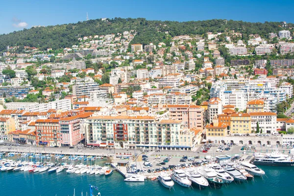 Palm trees in Nice. Cote d'Azur. Mediterranean resort. France. — Stock Photo, Image