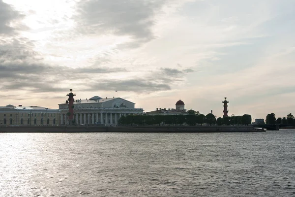 Spit of Vasilevsky Island and River Neva, San Pietroburgo, Russia — Foto Stock