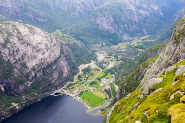 Hava Lysefjord görünümü ve dağ Forsand Belediye Kjerag üzerinden Lysebotn.