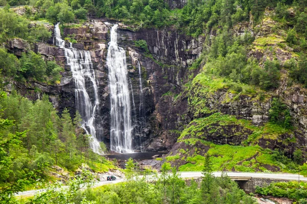 Skjervsfossen waterval in Hordaland, Norway — Stockfoto