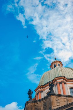 Castle, Prague, Çek Cumhuriyeti yukarıda gökyüzü
