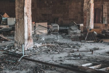 Çernobil, Ukrayna. Çernobil nükleer felaketinden sonra yaptı Pripyat şehir içinde terk.