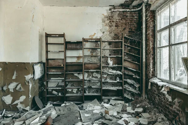 Chernobyl, Ucrânia. Dentro da cidade abandonada de Pripyat deixou após o desastre nuclear de Chernobyl . — Fotografia de Stock