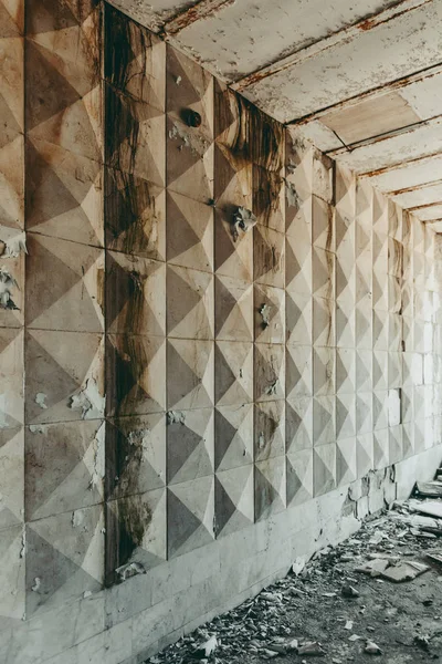 Çernobil, Ukrayna. Çernobil nükleer felaketinden sonra yaptı Pripyat şehir içinde terk.