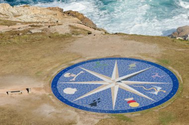 Rose La Coruna Herkül Tower adlı pusula