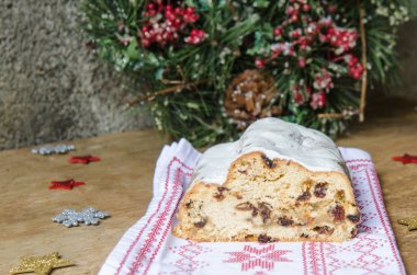 Stollen, Almanya'nın geleneksel Noel kek. 