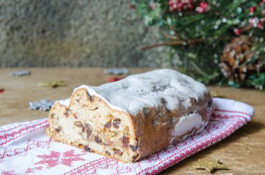 Stollen, Almanya'nın geleneksel Noel kek. 