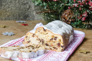 Stollen, Almanya'nın geleneksel Noel kek. 