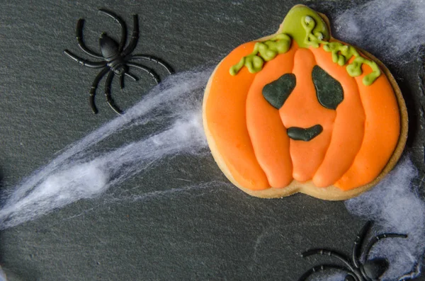 Cadılar Bayramı için ev yapımı lezzetli Kurabiye bisküvi