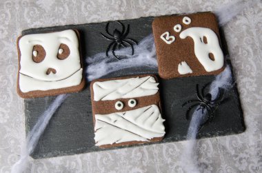 Cadılar Bayramı için ev yapımı lezzetli Kurabiye bisküvi