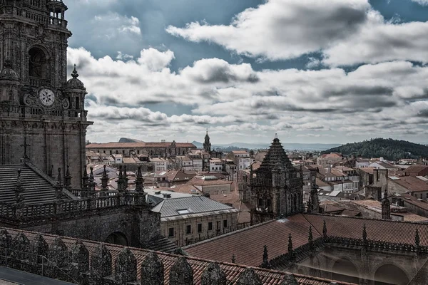 Santiago de Compostela şehir çatılar üzerinden manzarası