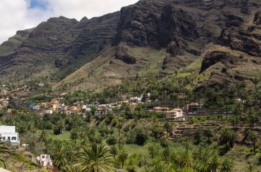 Manzaralı Valle Gran Rey şehri yakınındaki Vadisi üzerinde