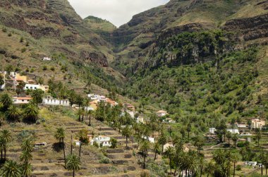 Manzaralı Valle Gran Rey şehri yakınındaki Vadisi üzerinde
