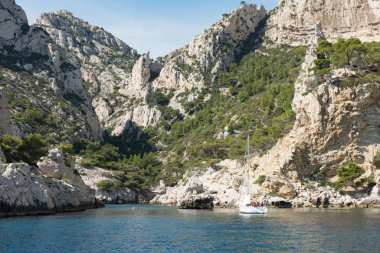 Cassis balıkçı köyü yakınlarındaki Calanques Milli Parkı manzarası, Pro