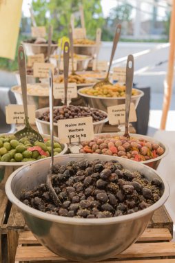 Zeytin bir Fransız pazarda çeşitli