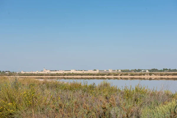 Aigues Mortes Camargue Francja Widziany Solanki Salins Midi — Zdjęcie stockowe