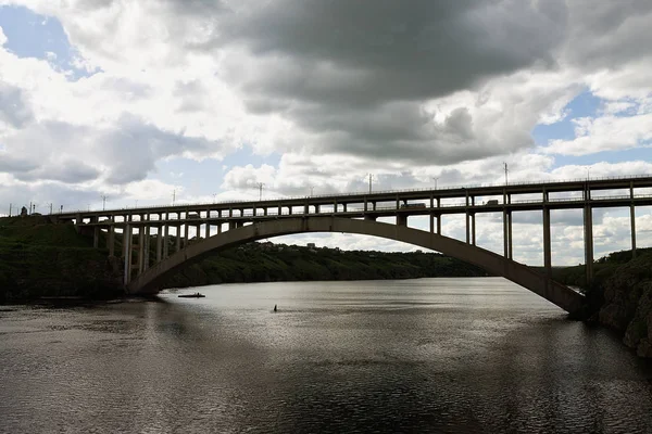 Bro över den Dnepr Rive — Stockfoto