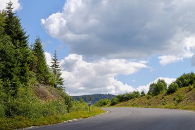 Ukrayna Karpatlar dağ karayolu