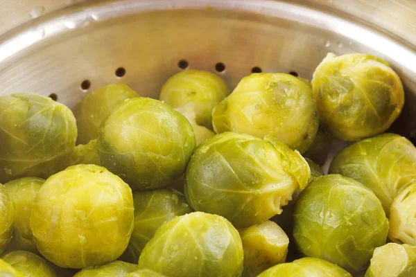 Warm cooked brussels sprouts — Stock Photo, Image