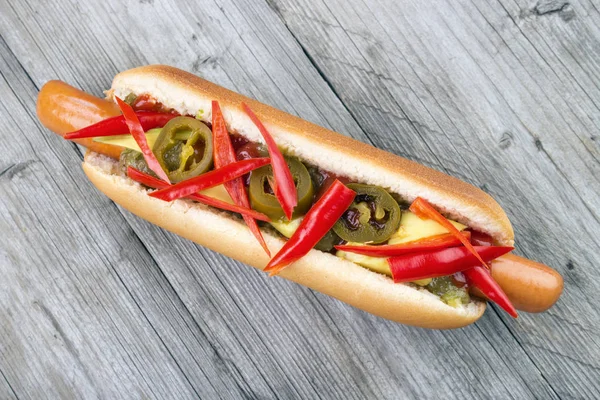 Pikantny hot dog — Zdjęcie stockowe