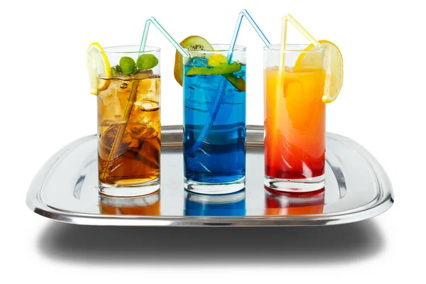Trzy Kolorowe Drinki Tacę Białym Tle Cieniem — Zdjęcie stockowe