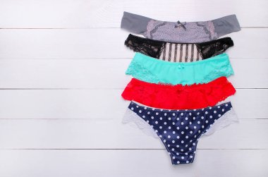 güzel dantel külot ahşap arka plan üzerinde