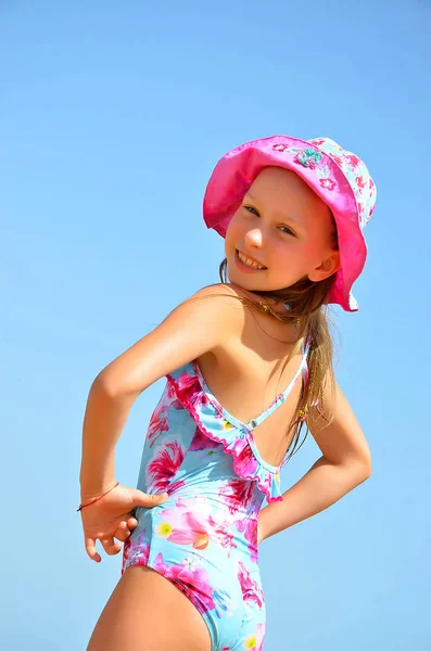 Little Girl Beach Resting — Stock Photo, Image