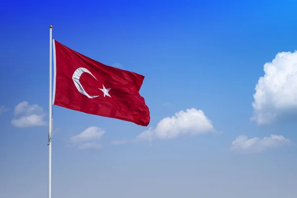 Bandeira da Turquia acenando à noite — Fotografia de Stock