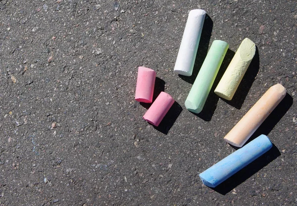Tiza colorida sobre asfalto — Foto de Stock