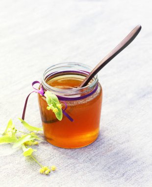  çiçeklerle tatlım.