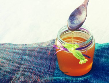  çiçeklerle tatlım.