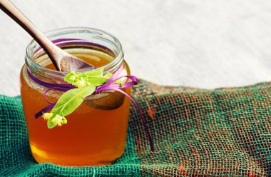  çiçeklerle tatlım.