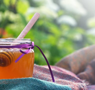  çiçeklerle tatlım.