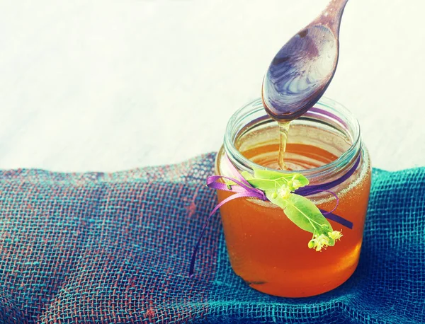  çiçeklerle tatlım.