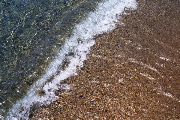 Havet, stranden och vågor. — Stockfoto