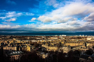 Edinburgh güneşli bir günde