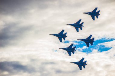 derin gökyüzü sinek