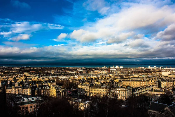 Zonnige dag in Edinburgh — Stockfoto