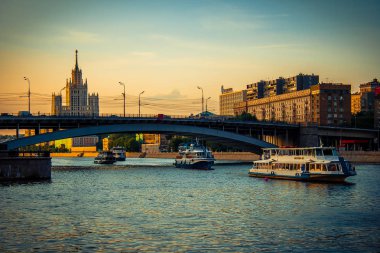 Moskova Nehri üzerinde tekne