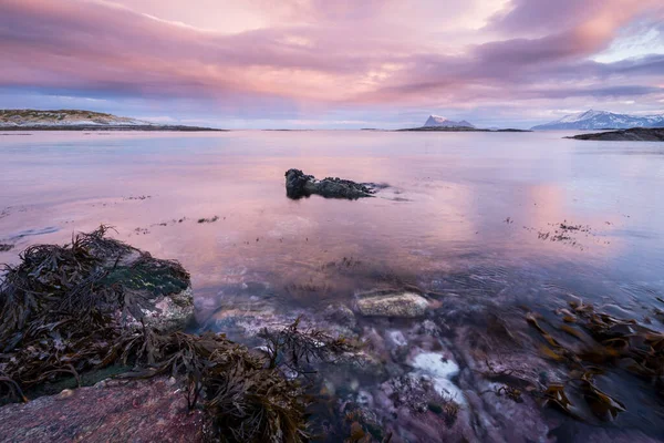 Paisaje Marino Madrugada Fotografiado Amanecer Pequeño Pueblo Pesquero Sommaroy Noruega —  Fotos de Stock