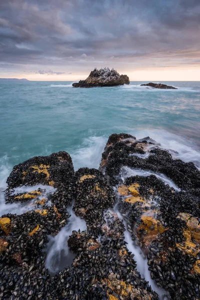 Hermoso Paisaje Marino Vertical Temprano Noche Fotografiado Día Tormentoso Después —  Fotos de Stock